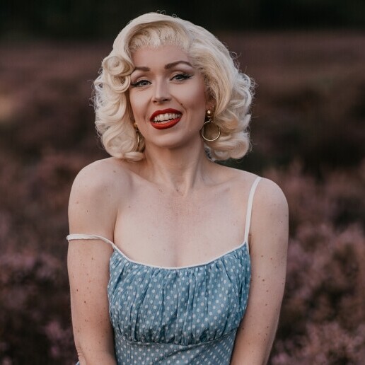 Singer (female) Zaandam  (NL) 