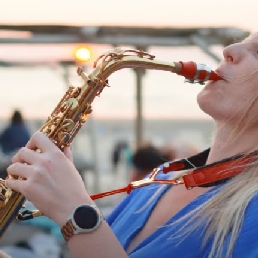 Saxophonist Rotterdam  (NL) Monique on Sax