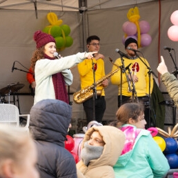 Band Dodewaard  (NL) Sinterklaasband bij intocht