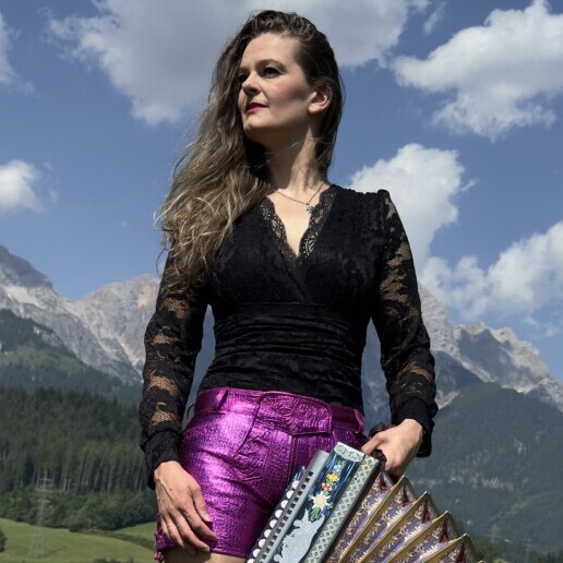 Singer (female) Den Bosch  (NL) 