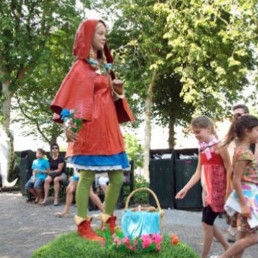Living Statue Red Riding Hood