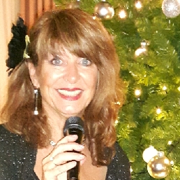 Singer (female) De Zilk  (NL) Monique Sings Christmas