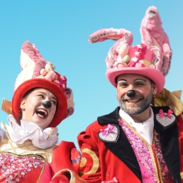 Actor Nieuwegein  (NL) Easter bunnies on stilts