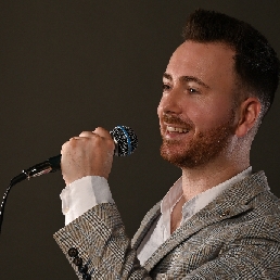 Singer (male) Someren  (NL) Party singer Tom Bijsterveld