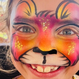 Children's face painting at events with LotenLoes