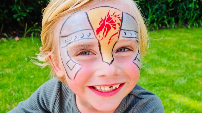 Children's face painting at events with LotenLoes