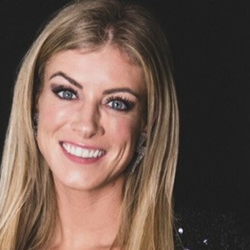 Singer (female) Berlicum  (Noord Brabant)(NL) 