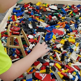Building contest with Lego bricks 2.0