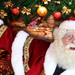 Nicolas de kerstman en de Santa singers