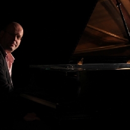 Pianist Jack Janssen