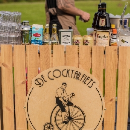 Mobile cocktail bar on location
