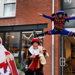 Acrobat Emmen  (NL) Springpiet op Stelten ( Jumping Stilt.)