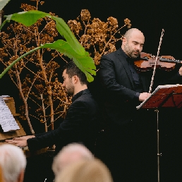 Funeral pianist / violinist
