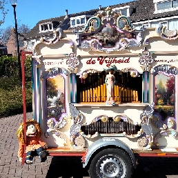 Barrel organ IJmuiden  (NL) Fairground organ de Vrijheid