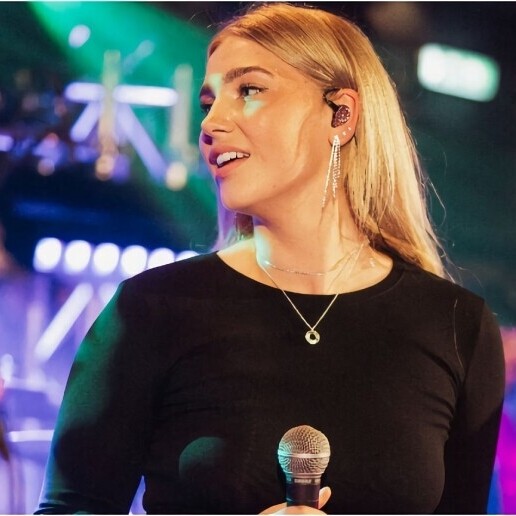 Singer (female) Rotterdam  (NL) 