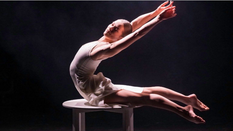 Contortion act (contortionist)