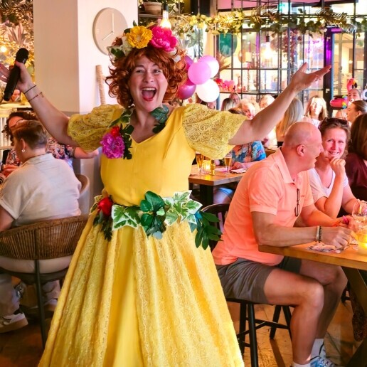 Singer (female) Dongen  (NL) 