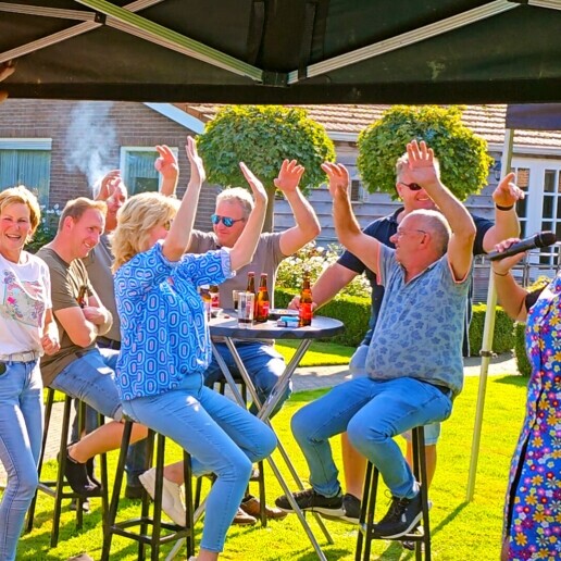 Singer (female) Dongen  (NL) 