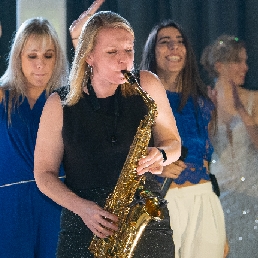 Saxofonist Rotterdam  (NL) Monique on Sax