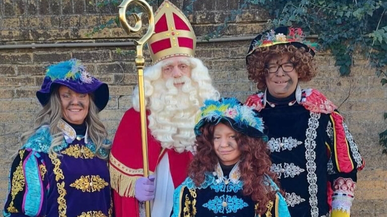 Sinterklaas and the gang of pete's