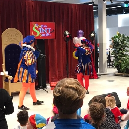 Hiring Sinterklaas show