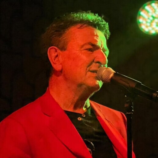 Singer (male) Waalwijk  (NL) 