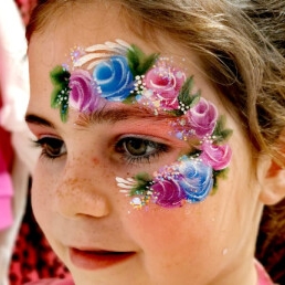 Aunt Tinus Schminkt-children's face paint.