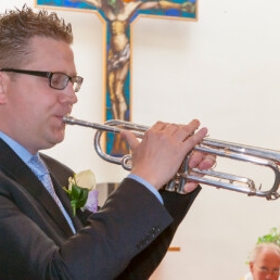 Wedding trumpeter Willem-Jan