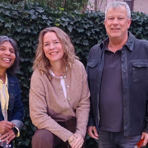 Singer (female) Tilburg  (NL) 