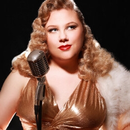 Vintage Glamour singer Miss Helena