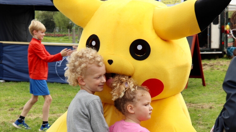 Flitsende Pikachu - Pikachu mascotte