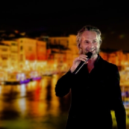 Italian singer - Roy Azzurro