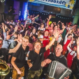 6-man Oktoberfest band Die Stadlfreunde