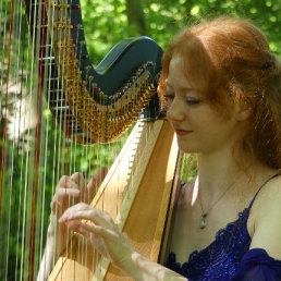 Wedding harpist Inge (and singer)