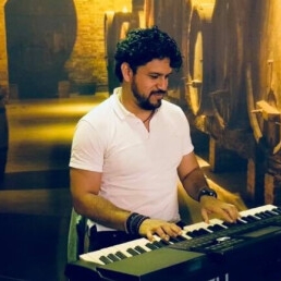 Diego Solero Latin Piano live music