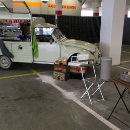 Barista met Koffie Eend