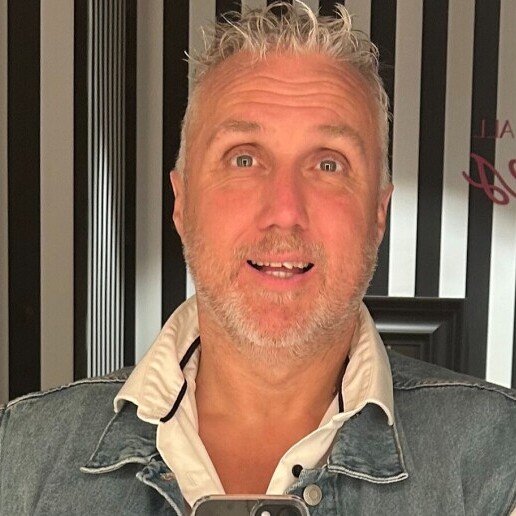 Singer (male) Emmen  (NL) 