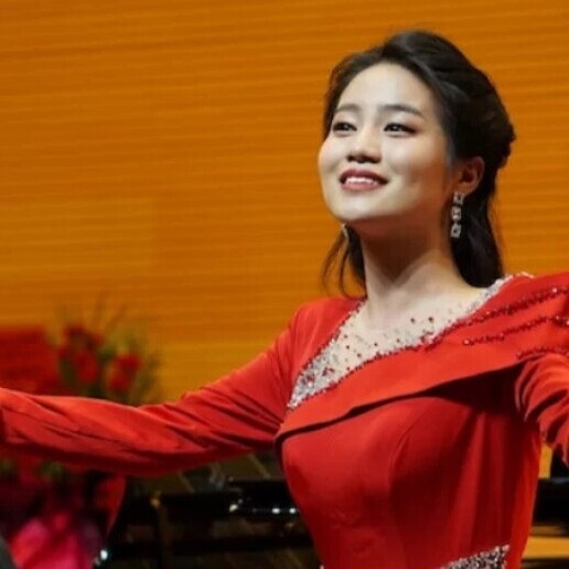 Singer (female) Rotterdam  (NL) 