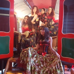 Gipsy Roma dancers for your party