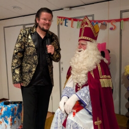 Sinterklaas en zijn pieten opbezoek