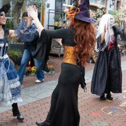 Actor Oosterhout  (Noord Brabant)(NL) Halloween dance parade (5 pers.)