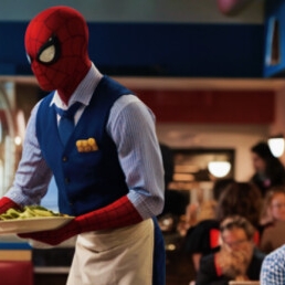 Spider man waiter/ Ober / Roller skate