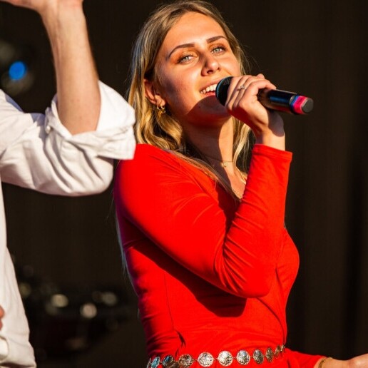 Singer (female) Tilburg  (NL) 