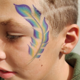 Lightning speed facepaint/rapid face paint