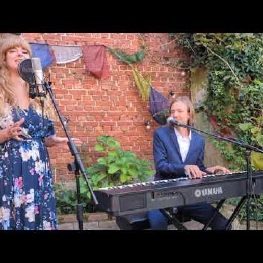 Singer (female) Amersfoort  (NL) 