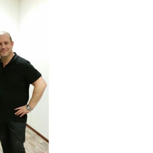 Singer (male) Hoorn  (Noord Holland)(NL) 