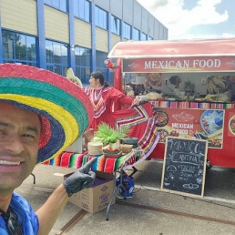 Home chef Lelystad  (NL) Juan de Nachos with guacamole man