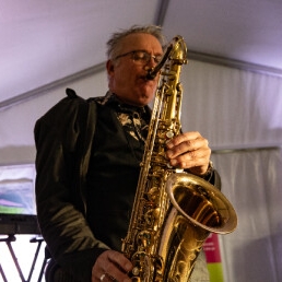 Mr. Jorby (sax & sings)