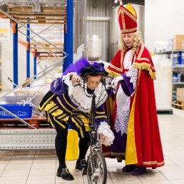 Character/Mascott Halfweg  (Noord Holland)(NL) Female St. Nicholas with head priest