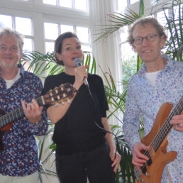 Band Utrecht  (NL) Brazilian music: Outros Lugares